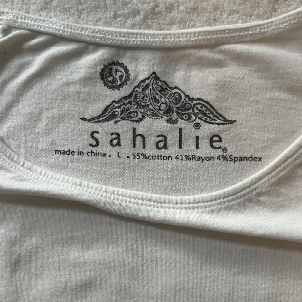Sahalie Classic White 3/4 Sleeve Tee, L - Picture 3 of 9
